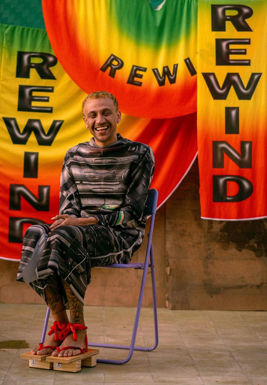 [ENTREVISTA] Ouvimos o novíssimo do Edgar, REWIND, e falamos com ele sobre reggae, andanças pelo Brasil e pelo mundo, violência policial, texto e intuição artística