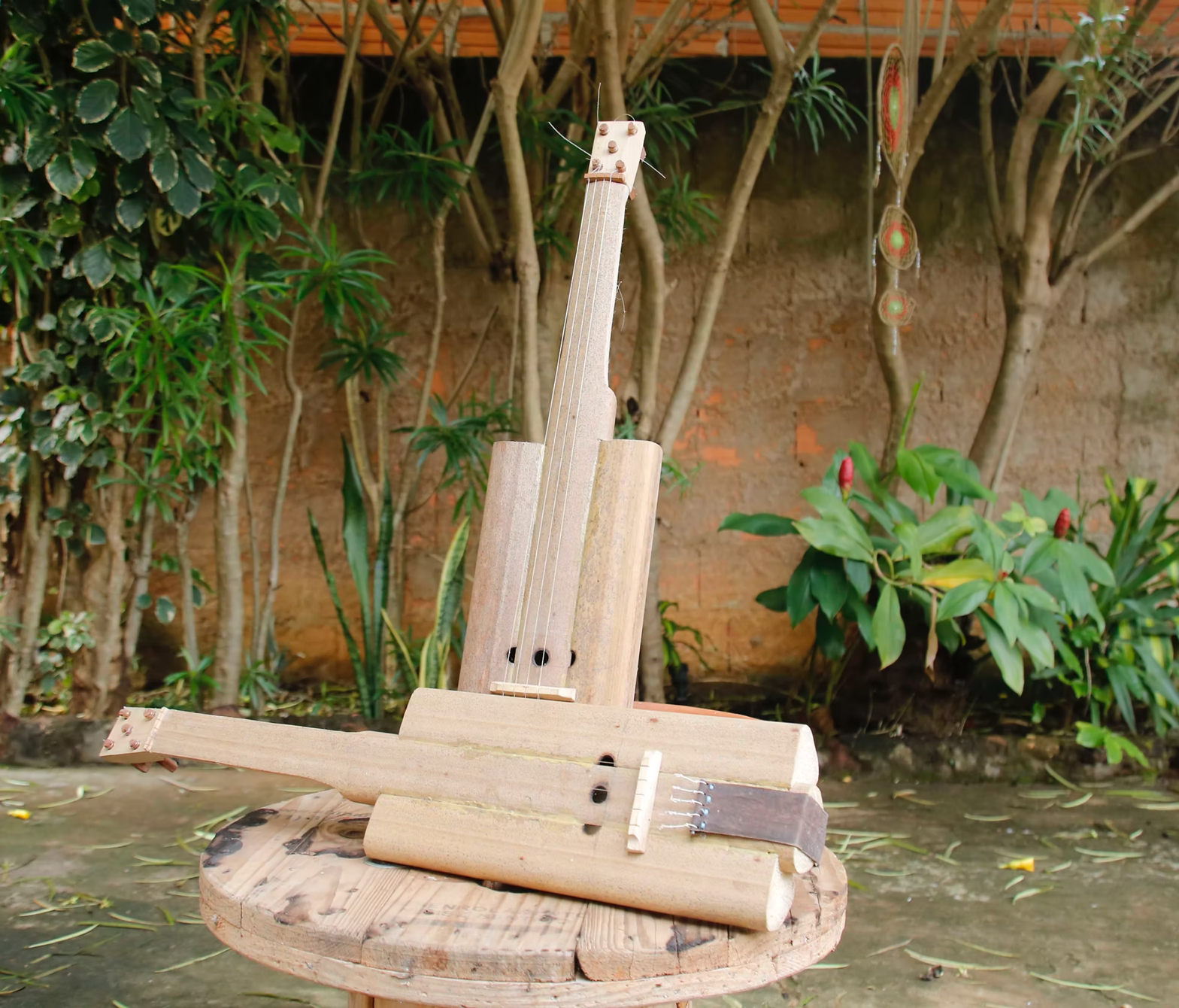 Viola de buriti: design arcaico-futurista, potencial musical experimental e tradição tocantinense a caminho de reconhecimento